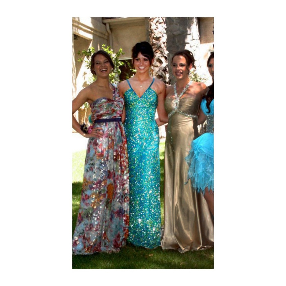 Prom/Evening/Pageant Gown - Picture 2 of 5